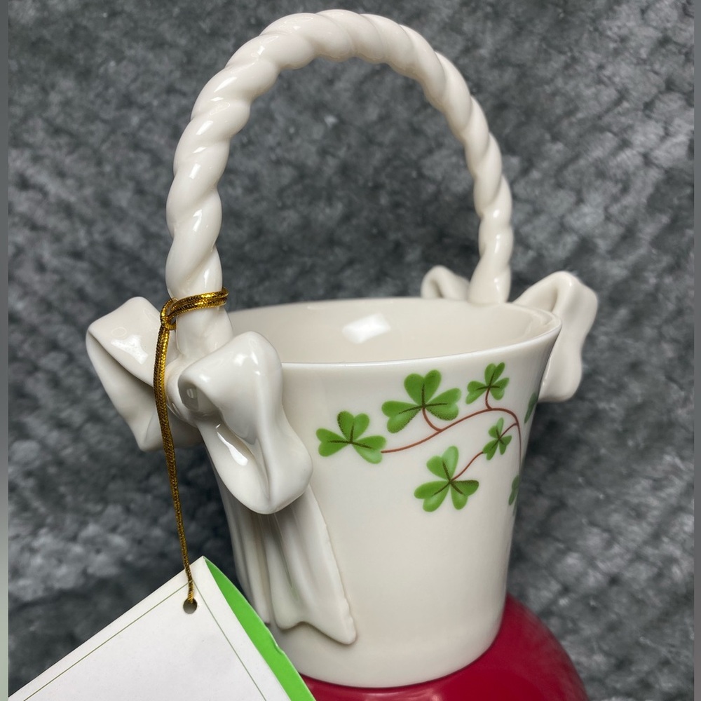 Shannon Porcelain Basket with Bows, Twisted Handle and Shamrocks